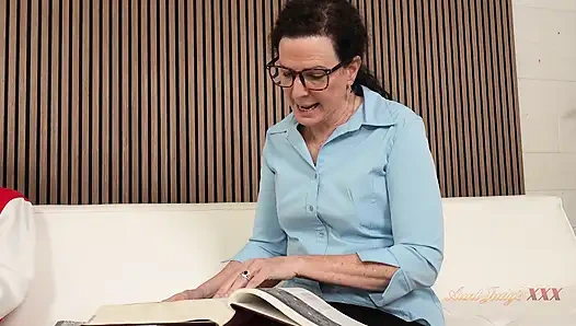 TanteJudysXXX - große reife lehrerin beth McKenna fickt ihren jock-schüler