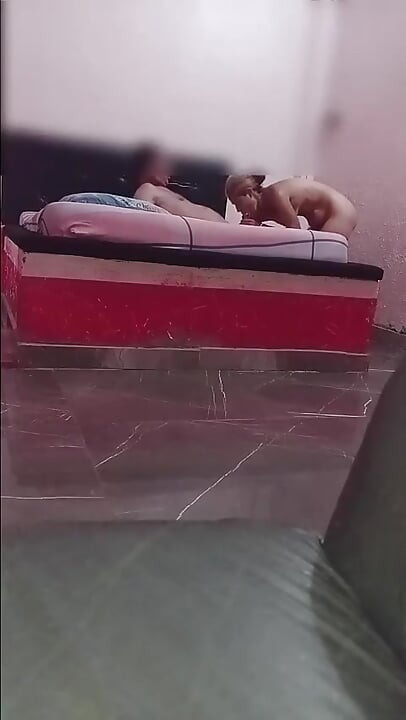 مص زب رائع في فندق