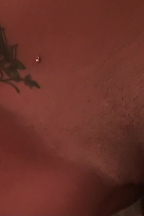 Latina Sex Tapes - Mokra Latynoska Miód Luau koi BF Cris i jeździ jego kutas po przegranej w kasynie, dostaje gorącą twarz