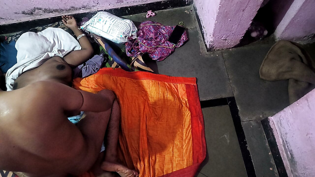 Baap ne sauteli beti ko jabbardasti chod diya