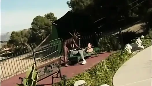 Black and white pussy licking pussy fucking kissing in the garden