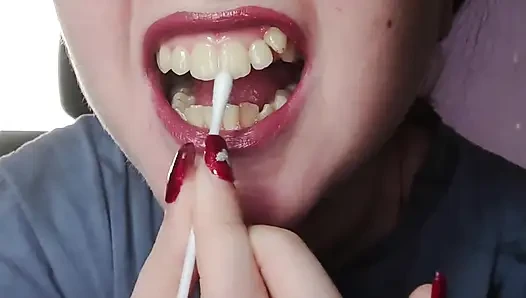 Fetish bibir dan lipstik