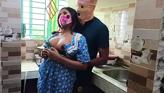 Kakak ipar india yang kesepian berbagi memek sama video seks hot dever desi xxx sama cewek bangla yang jernih