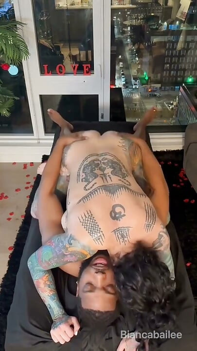 Emmanuel Lustin Memberikan Bianca Bailee – Urut sensual seksi