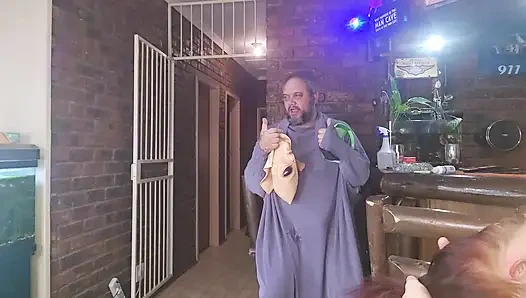 Инопланетянин в подвале трахает мою жену ночью