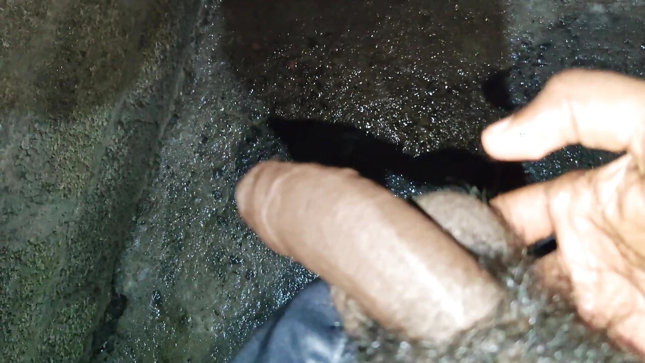 Pissing, jerking and cumming (daily habits) full video