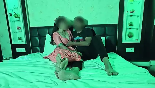 Hintli kadın kocasının önünde hırsız tarafından sikiliyor Hintçe