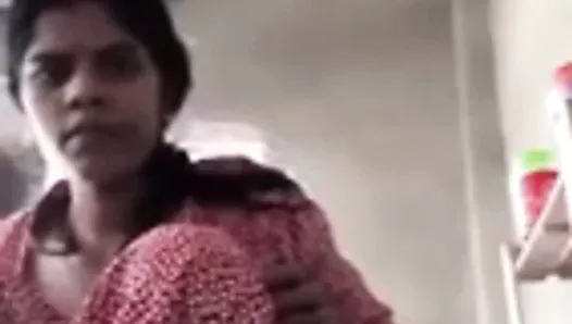 Desi Bhabhi Live Video on Cam. Masturbating in front of camera.