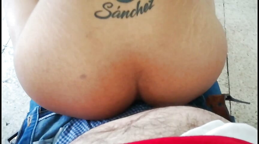 Sex and masturbation of a Mexican Latina MILF when she was pregnant