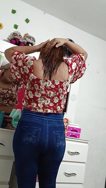 Keilimar Excited Because She's Going Out with Her Best Friend to Fuck