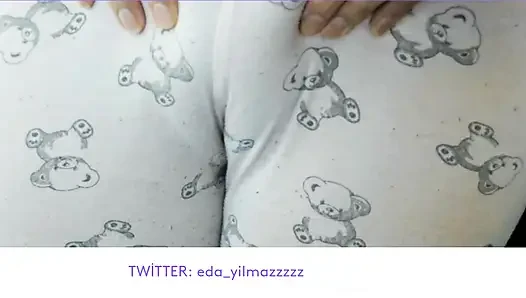 CAMELTOE- SWOLLEN PUSSY- MASTURBATE WITH PAJAMAS