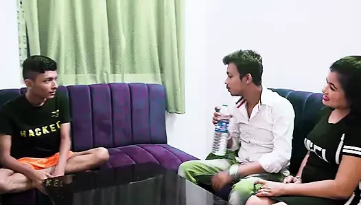Adik tiriku dientot habis-habisan sama pacarnya di depanku