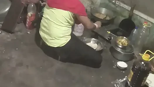 Sister-in-law in the kitchen, brother-in-law's land ke pani nikali apni hands se big boobs dikha kar phir ass chudai hindi audio handjobs