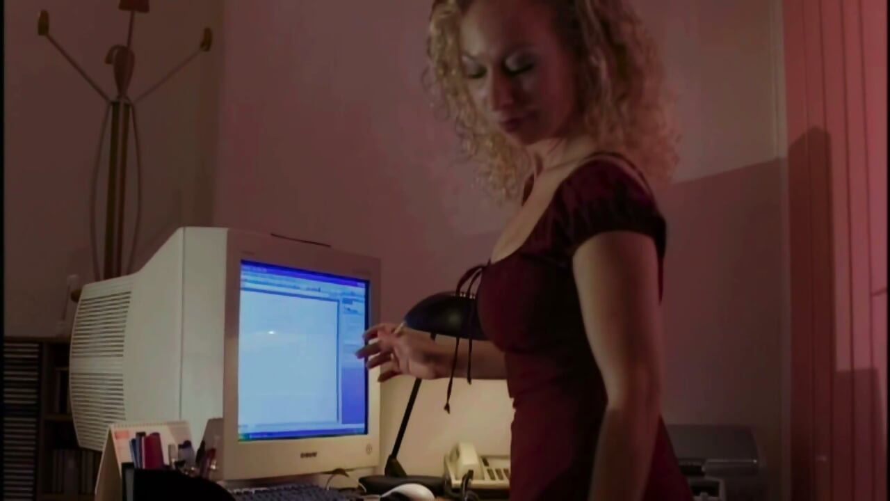 Lenjerie elegantă și o pulă în pizdă, apoi în cur