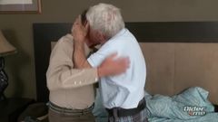 Due nonni bollenti fanno sesso