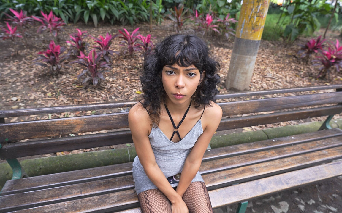 สาวทําความสะอาดนมใหญ่โดนเย็ดเพื่อขอวีซ่า