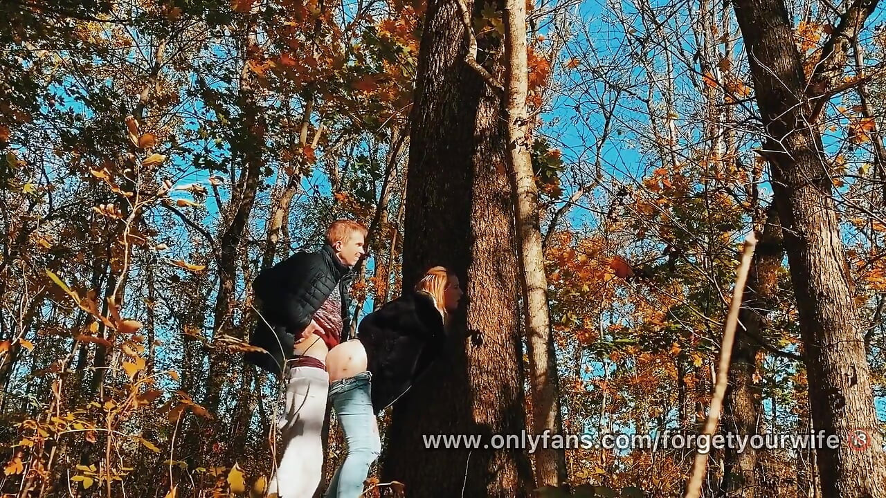 Fucked a Beauty with a Big Ass in the Forest While Walking