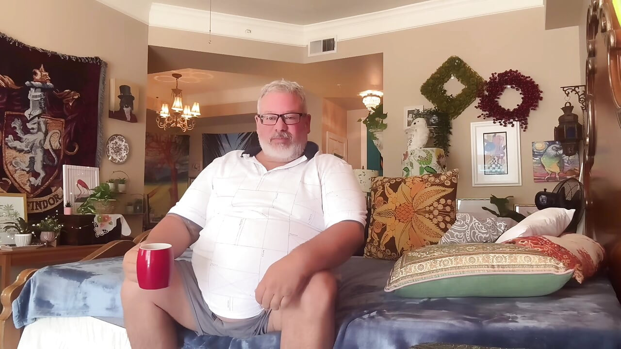 Big Penis: Big Polar Bear Belly: Big hand Free load