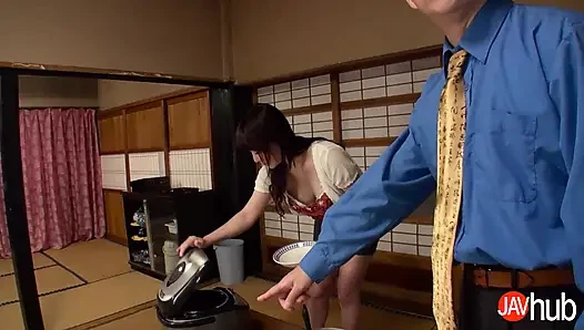 JAVHUB Haruka Aizawa кормит и трахает своего мужчину