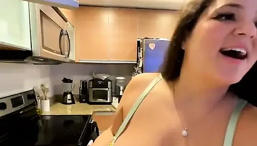 Dani Valentina ile canlı yayın
