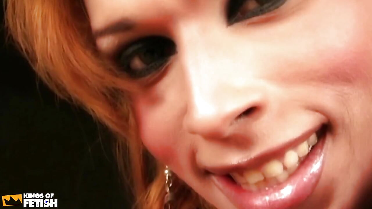 Blonde Shemale Gets Her Shaved Ass Screwed by a Guy in Bareback Style