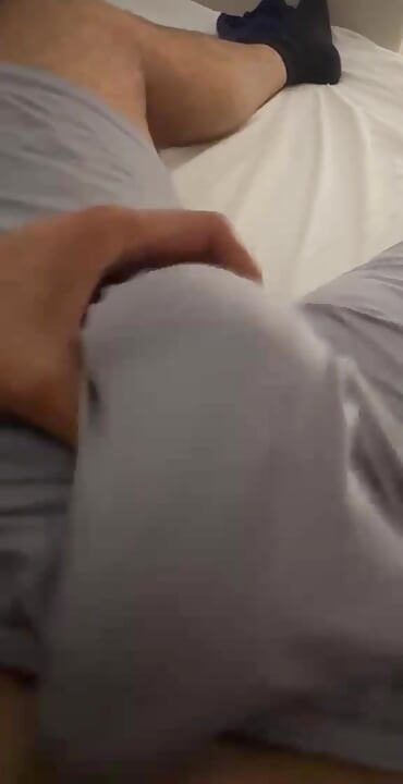 THICK ARAB COCK BULGE MASTURBATION