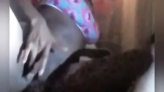 Saya Meraba Diri Saya Sendiri Setiap Hari
