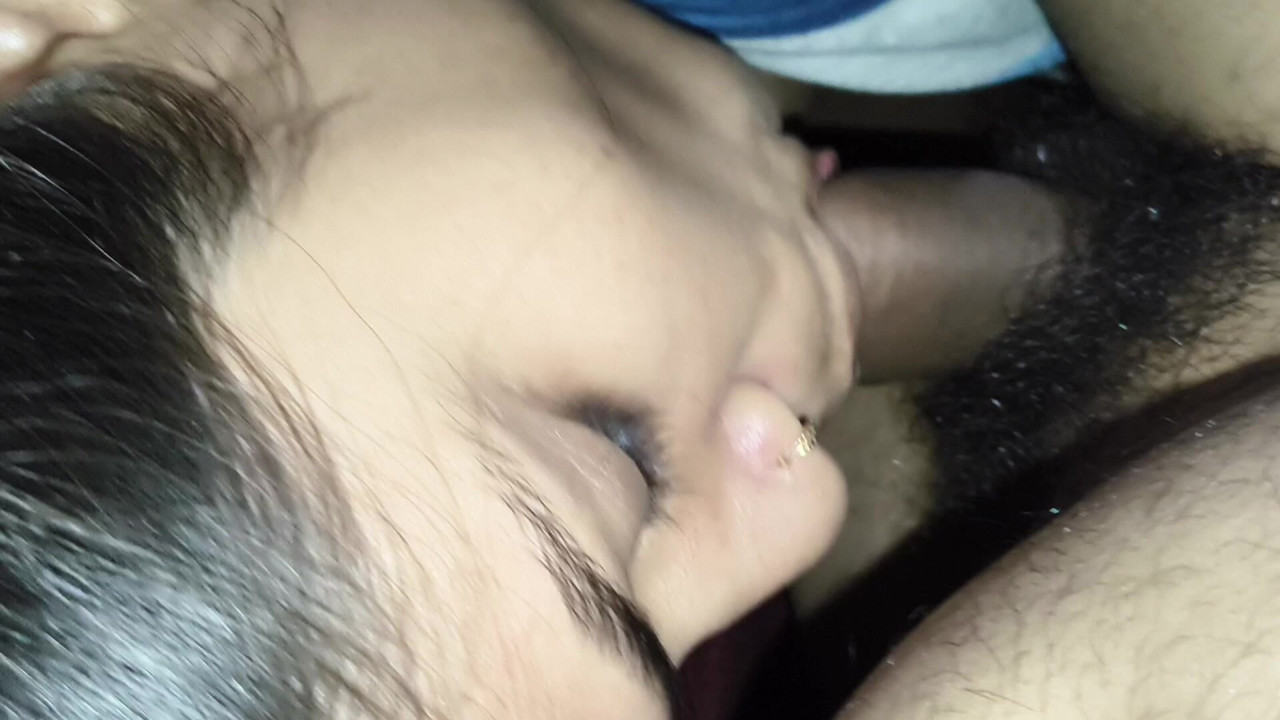Ghar m koi nhi tha mene bagal bale bhaiya ko bulaya or unka lund khub chusa or pani pi gyi