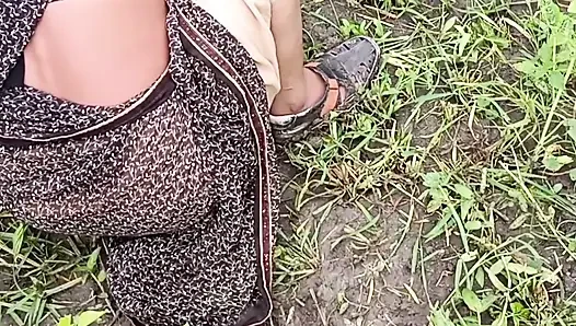 The desi daughter-in-law of the village is taking off her clothes in the millet field and showing her finger in her pussy to her father-in-law.