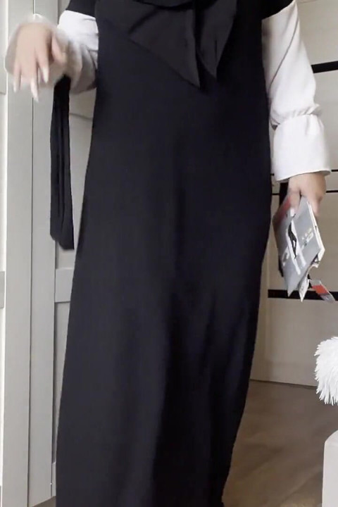 Arab MILF in Stockings