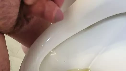 Uncut Mini Penis peeing