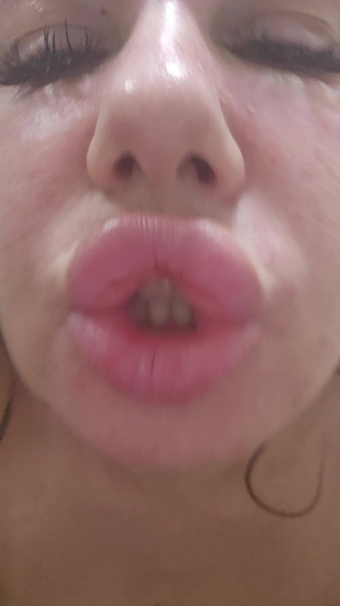 Seksi devojka me možete naći u onlyfans supergirlwow