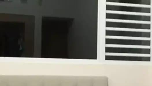 İri güzel kadın