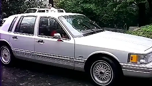 Jessica Rizzo her zaman yarak için istekli kadınların olduğu iki sahne sunuyor