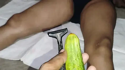 Огурец положить в норку справедливой невестки