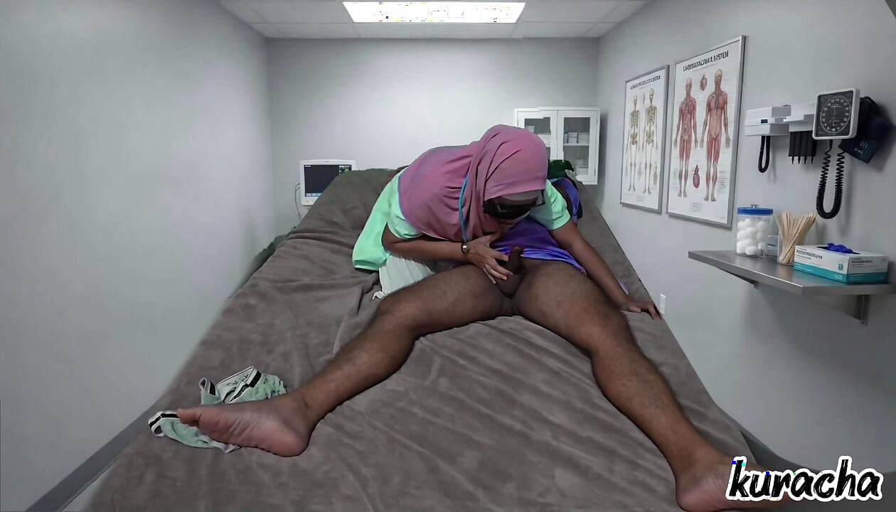 Lady Doctor fake checkup to get fuck from Patient