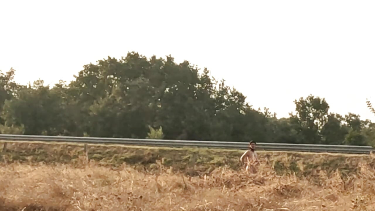 ความอัปยศอดสูของทาสสาว tich - โชว์หีและนมของเธอ