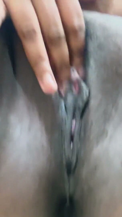 Pissing indian girl,moaning making herself orgasm | Klipp 1