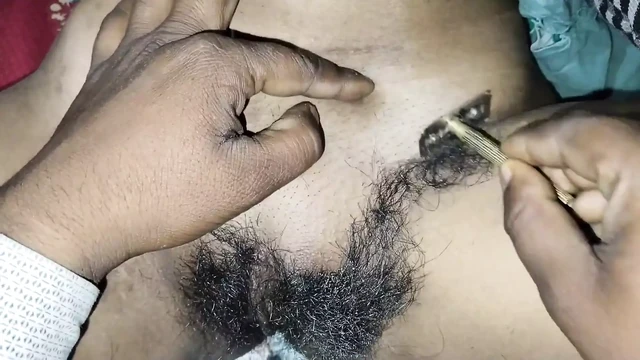 Bhabi Ne Apni Chut Ke Baal Bna Kar Masti Ki