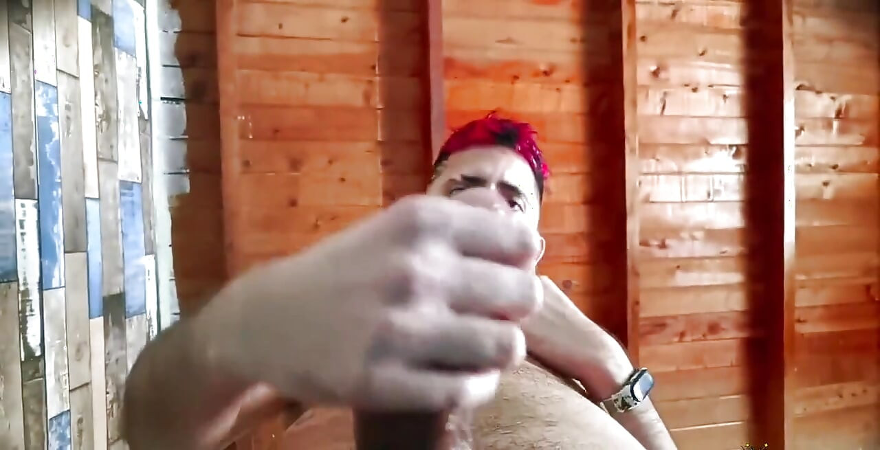 当我醒来时我很饥渴, 在开始一天之前, 我不得不给我一个很好的高潮