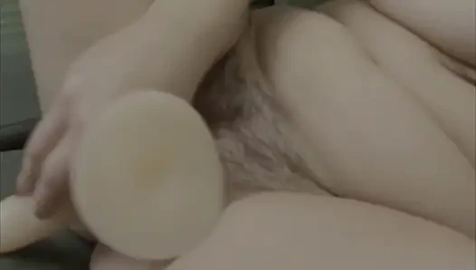 Bu Genç Büyük Memeli Kız Oyuncu Seçmelerinde Kıllı Amına Mastürbasyon Yapıyor