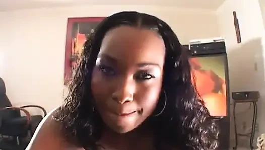 Удивительная черная красотка сосет огромный черный член Lexington Steele