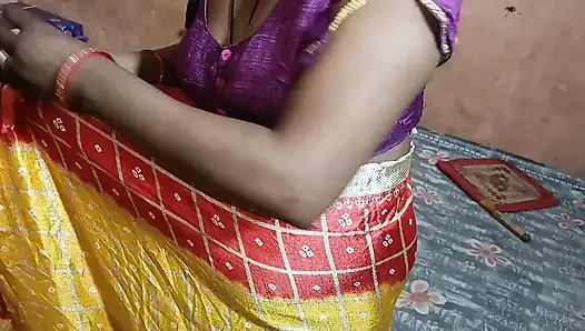 Ehemann flittert sie mit Desi bhabhi-nacht