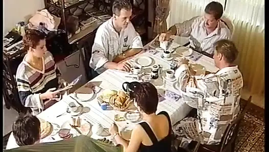 «За немецкими дверями» тщательно трахается — полный фильм
