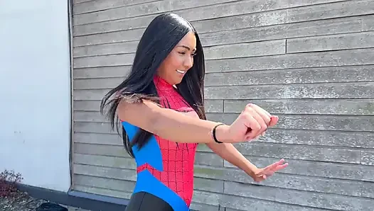 Courtney: Caught in a Bondage Web (hd + Bts))