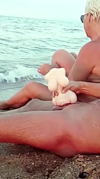 Public masturbation on the beach | Clip 1
