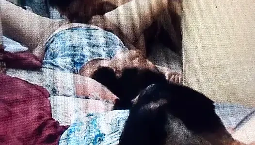 Beni sev karım.amını yiyeceğim