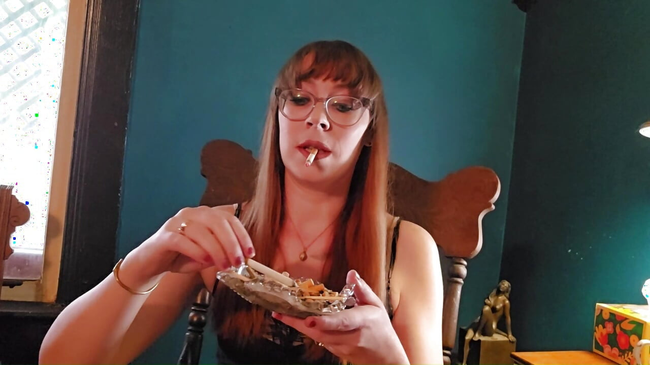 Ms Thrope Smokes and tries new brands of cigarettes