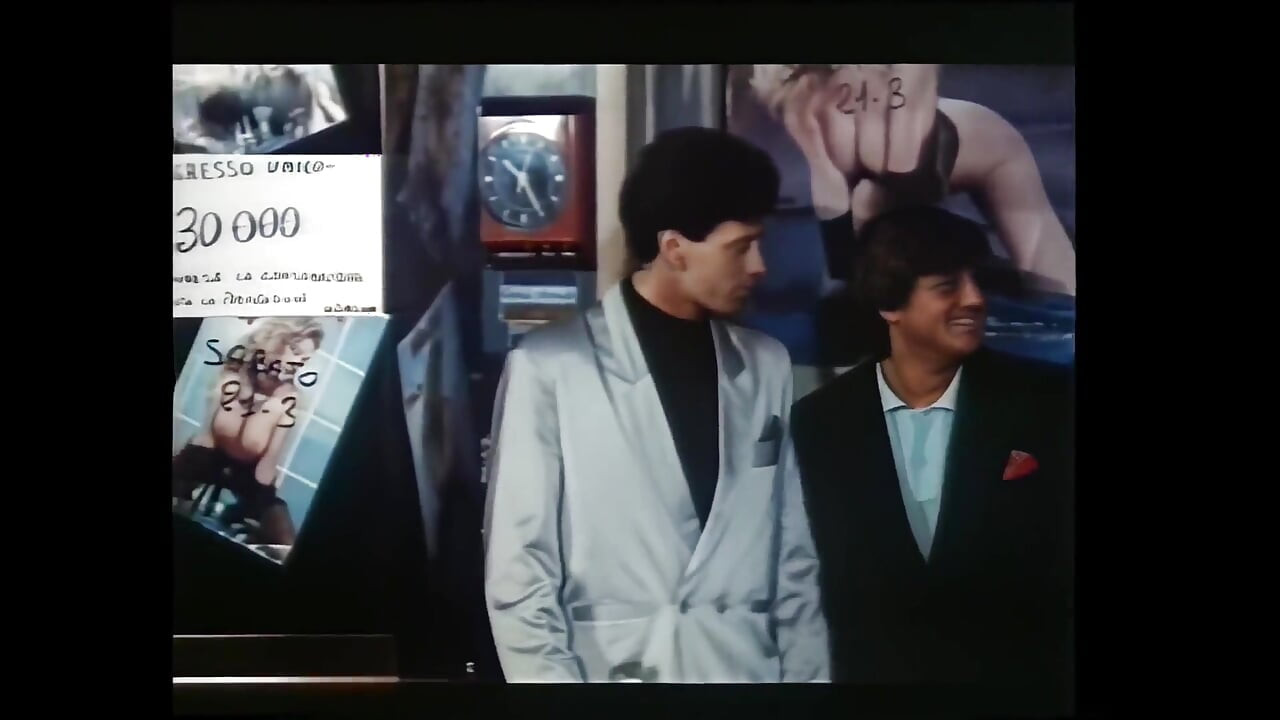 Moana Pozzi thích hai dương vật lớn