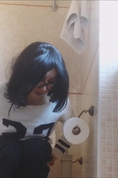 Tu veux me suivre dans la salle de bain ? Venez à l’intérieur